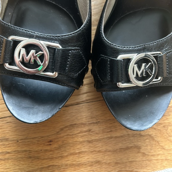 Michael Michael Kors Black genuine leather wood wedge heel platform - Picture 8 of 9